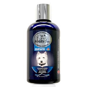 Shampoing bleu pour chien à poil blanc ou pâle